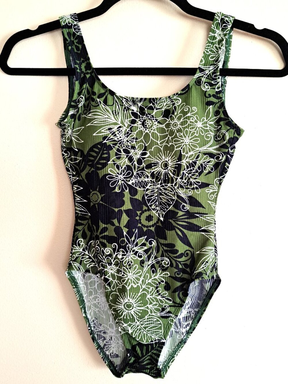 CATALINA Botanical Print Women's One-piece Swimsuit Size 8 /10 Full Bottom EUC